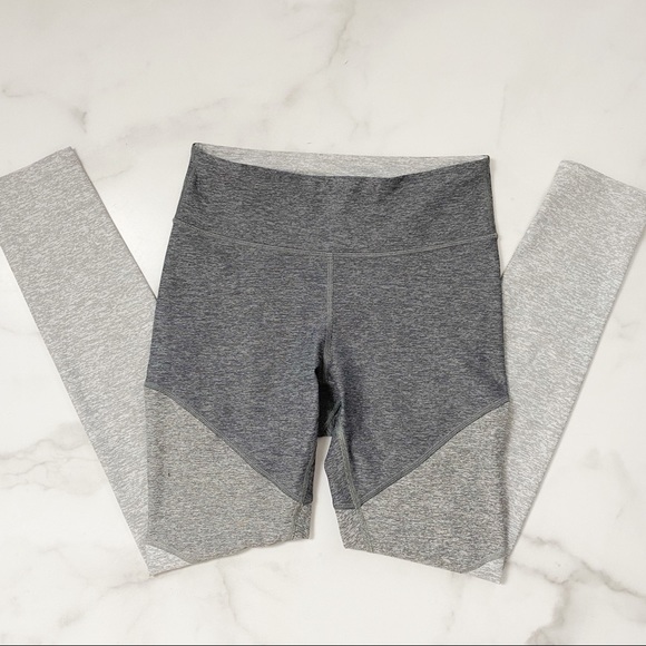 Outdoor Voices Springs 7/8 Leggings in Graphite/Ash/Dove - Picture 2 of 7